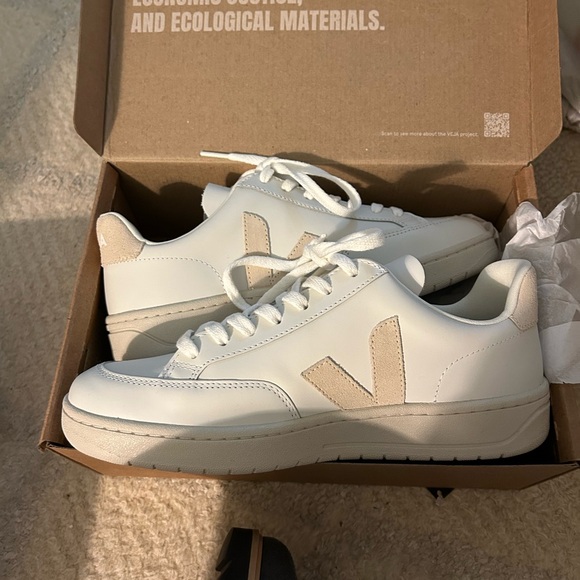 Veja White and Cream Athletic Shoes - Picture 4 of 6